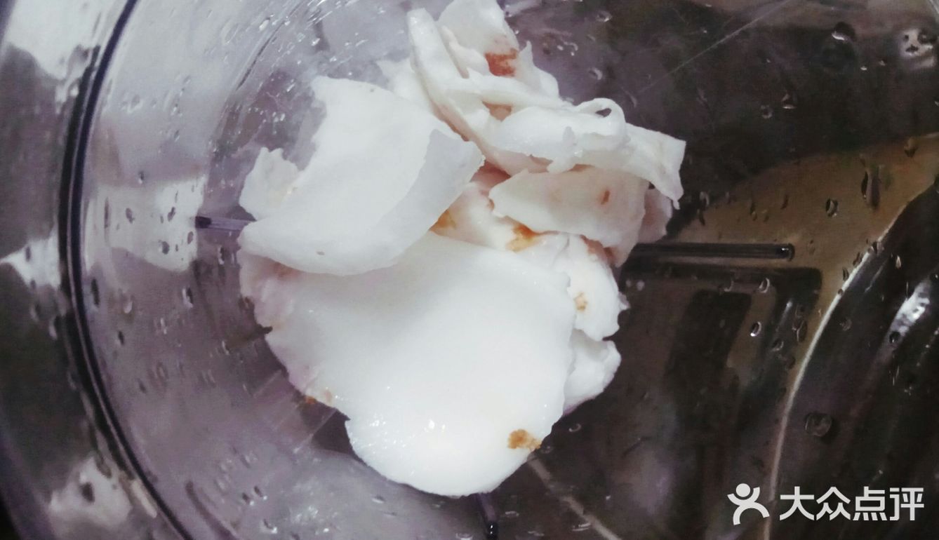 早餐来一杯椰子汁，椰子的清香回味无穷
