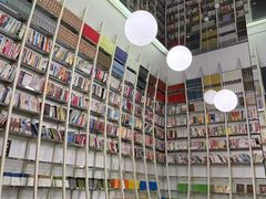 -钟书阁(松江泰晤士小镇店)