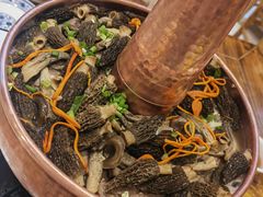 -乡土特色.冷锅鱼.牦牛肉汤锅