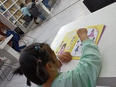 -钟书阁(松江泰晤士小镇店)