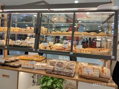 面包甜点陈列柜-面包新语(富力城BT店)