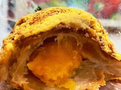 咸蛋黄牛角包-PAPER STONE BAKERY(天环店)
