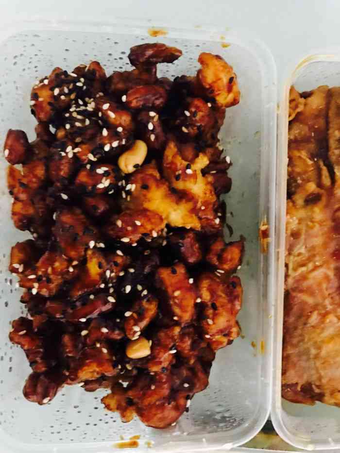 朵斯提·清真披萨-"店面不大,但老板很热情,清真披萨值得一试.