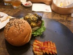 -HIGH FIVE哈福手工汉堡(桂林路店)