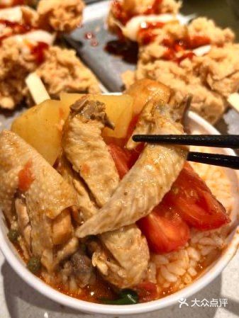 怪味螺力：重庆大学城螺蛳粉新吃法揭秘