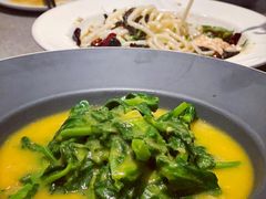 豌豆黄浸豌豆尖-半山腰·云南菜(侨福芳草地店)