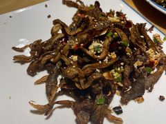 七月油鸡枞-山茶云南菜(中关村店)