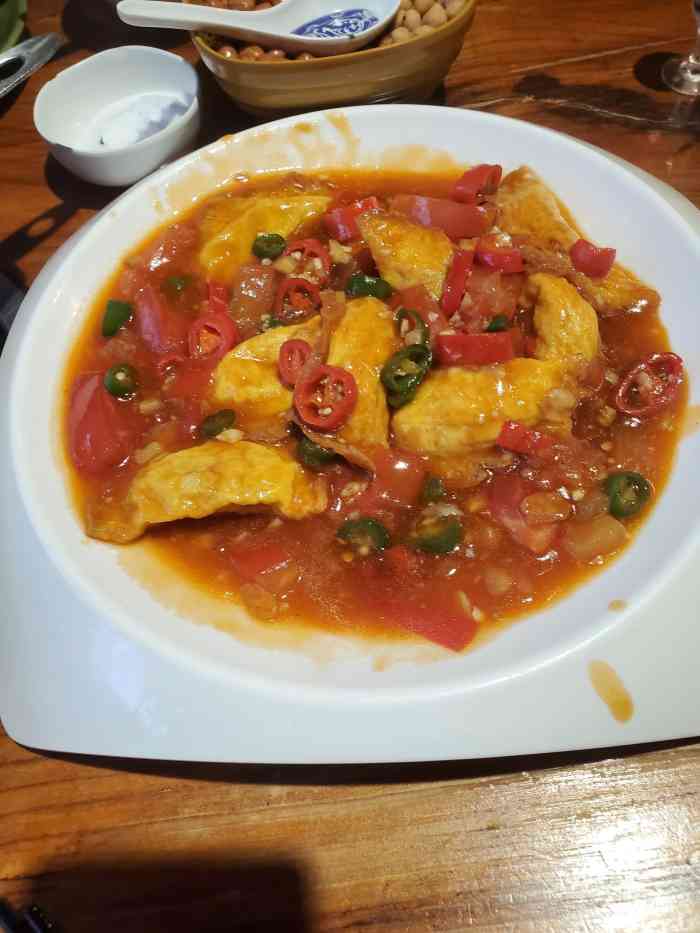 金凤缘土菜馆-"4月26日的午饭,是工作餐.当日大雨.采.