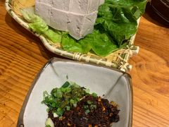 -野山舂·贵州现舂酸汤火锅(鸿通城店)