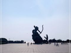 -巴陵广场