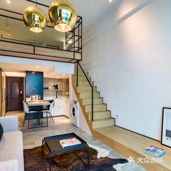 今日分享 40㎡loft单身公寓，小户型也能装出豪宅范