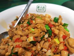 白辣椒炒肥肠-费大厨辣椒炒肉(太平老街店)