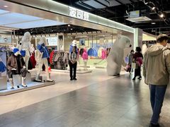 -燕莎奥特莱斯购物中心