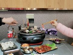 -围炉肉舍•炭烤活鳗•丹东海鲜烤肉(步行街店)