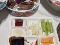 -梅利汴京烤鸭•开封豫菜地标店(东司门店)