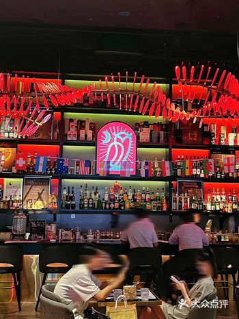 下班后约上三五知己一起来南向坡地•Bar&Store