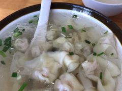 鲜肉小馄饨-小姜锅贴(凤凰街店)