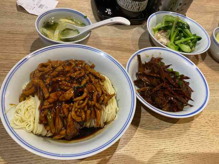 君东记本帮面馆天钥桥路店"应该也是比较有人气的