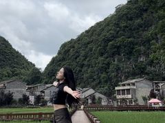 -高荡千年布依古寨旅游景区