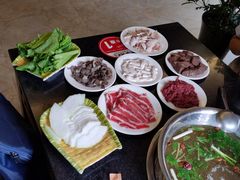 -周老三跷脚牛肉·全牛火锅(非遗传承店)