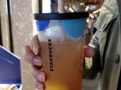 -星巴克(上海虹桥新天地二店)