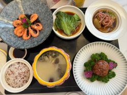 -玥奢国际母婴护理中心(滨江宝龙店)