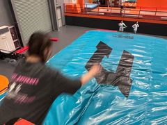 -极限PLAY运动娱乐新世界·团建派对潮玩休闲馆·室内蹦极高空游乐园