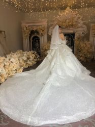 点击看大图 -伯瓷皇后婚纱艺术空间