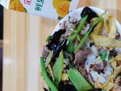 好实在的盖饭。大块大坨的那种-东北阿姨家(金强大学城商业街店)