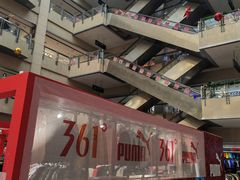 店内环境-百荣世贸商城