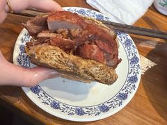 -老天桥酱肉烧饼夹肘子(天桥店)