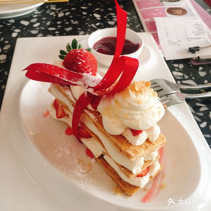 草莓拿破仑 wtrawberry napoleon