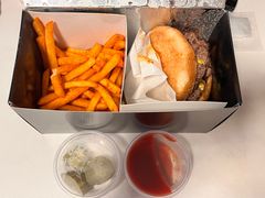 -TRIPS BURGER(大钟寺店)