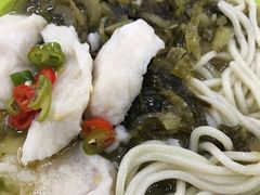 酸菜鱼粉-北大学一食堂