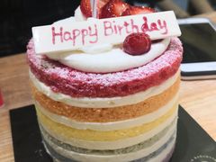 彩虹蛋糕切片-巴黎贝甜·生日蛋糕(环球中心店)