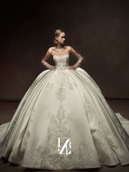 -Renee芮亦婚纱(原丽莎)