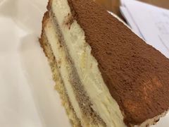 -新华里咖啡书吧(新华书店小寨店)