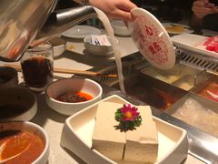 -海底捞火锅鲜切牛肉主题店(长寿路店)
