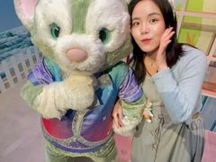 -小镇影院迪士尼小熊Duffy与他的朋友合影地