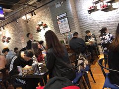 等位区-巴四老城区炭火蛙锅(张江店)