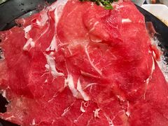 顶级霜降肥牛-魔法帽酱料牛肉小火锅(米兰店)