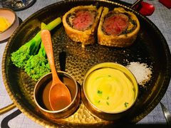 惠灵顿牛排-弦月窗LUNETTE BY AMANDA(复兴路店)