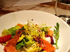 手工烟熏三文鱼沙拉-ZHAO赵·牛扒坊(万象城店)