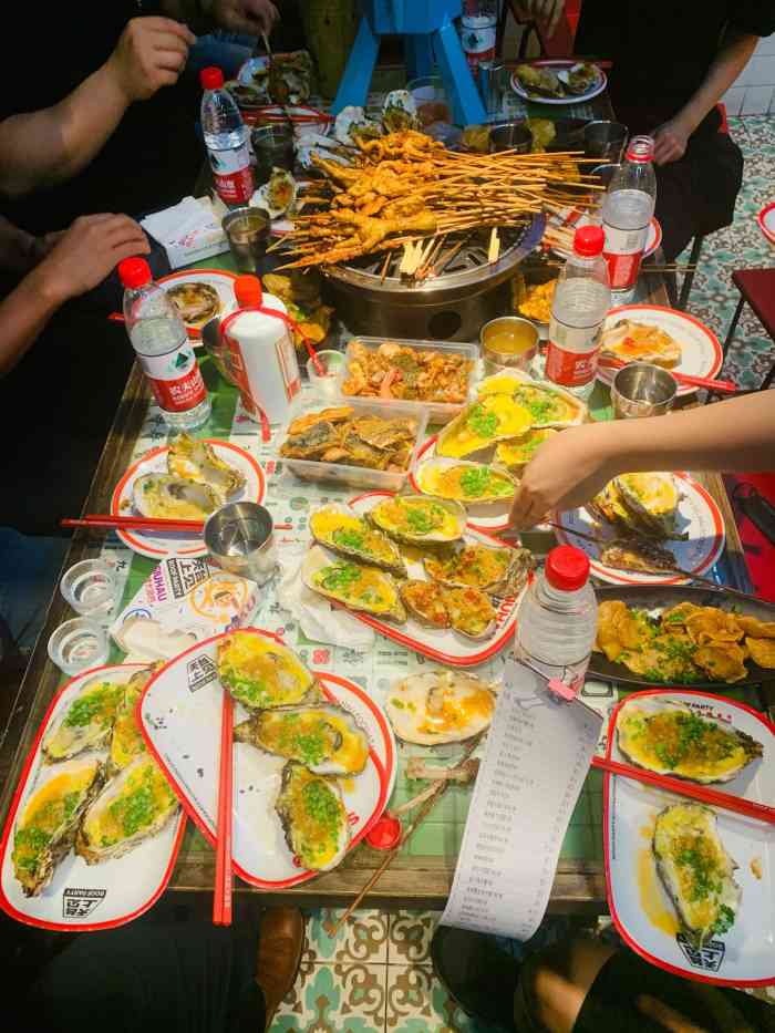 天台上见烧烤大排档(石鼓路店)-"月半伦的铁粉吗…一个晚上所有的歌都