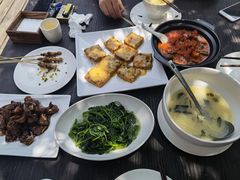 -几个木匠匠人厨房