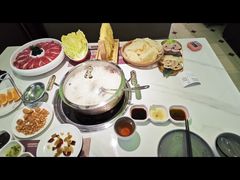 -洪氏嗨捞·广东猪肚鸡·椰子鸡火锅(西咸万象城店)