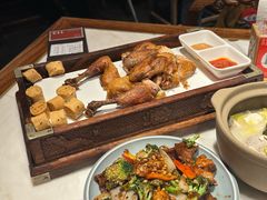 松仁爆三鲜-小吊梨汤·北京菜·烤鸭(鸟巢店)