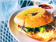 培根鸡蛋三明治-Takapuna Beach Cafe