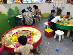 -莫莉幻想儿童乐园(广州番禺永旺店)