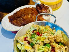 -梅利汴京烤鸭•开封豫菜地标店(东大街店)